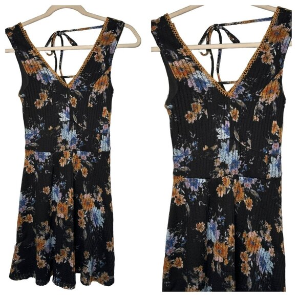 Three Pink Hearts Ladies Fit & Flare Summer Black Floral Dress Size Small - Picture 1 of 5